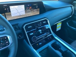 Nissan Armada Platinum Reserve 4x4 2026