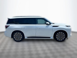 INFINITI QX80 LUXE AWD 2026