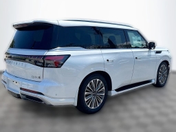 INFINITI QX80 LUXE AWD 2026