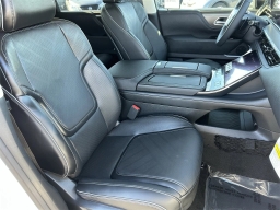 INFINITI QX80 LUXE AWD 2026