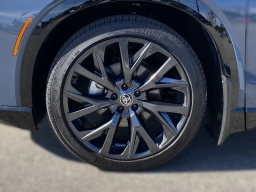 Toyota Crown Signia Limited AWD (Natl) 2025