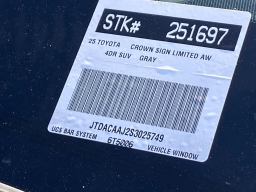 Toyota Crown Signia Limited AWD (Natl) 2025