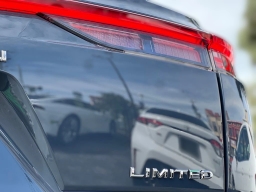 Toyota Crown Signia Limited AWD (Natl) 2026