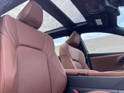 Toyota Crown Signia Limited AWD (Natl) 2026