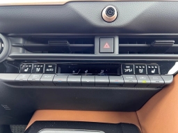 Toyota Crown Signia Limited AWD (Natl) 2026