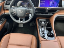 Toyota Crown Signia Limited AWD (Natl) 2026