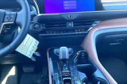 Toyota Crown Signia Limited AWD (Natl) 2026