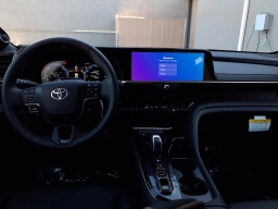 Toyota Crown Signia Limited AWD (Natl) 2025