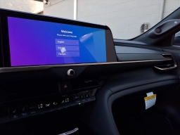 Toyota Crown Signia Limited AWD (Natl) 2025