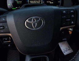 Toyota Crown Signia Limited AWD (Natl) 2025