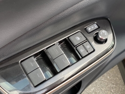 Toyota Crown Signia Limited AWD (Natl) 2026