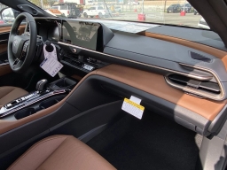 Toyota Crown Signia Limited AWD (Natl) 2026