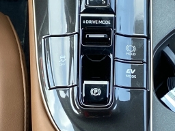 Toyota Crown Signia Limited AWD (Natl) 2026