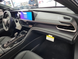 Toyota Crown Signia Limited AWD (Natl) 2026