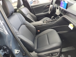 Toyota Crown Signia Limited AWD (Natl) 2026