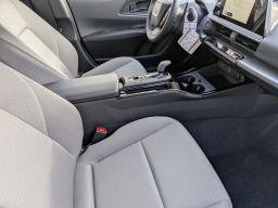 Toyota Prius LE (Natl) 2026