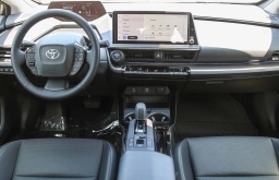 Toyota Prius XLE (Natl) 2026