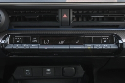 Toyota Prius XLE (Natl) 2026