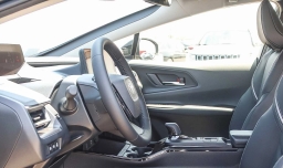 Toyota Prius XLE (Natl) 2026