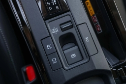 Toyota Prius XLE (Natl) 2026