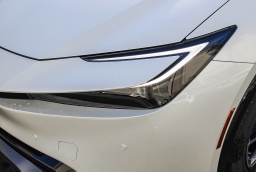 Toyota Prius XLE (Natl) 2026