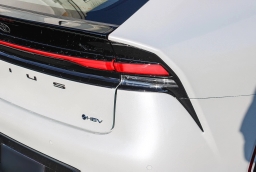 Toyota Prius XLE (Natl) 2026