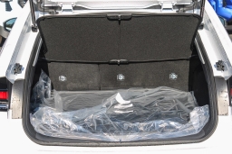 Toyota Prius XLE (Natl) 2026