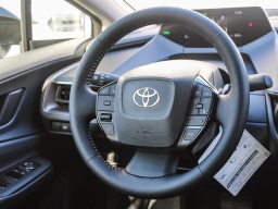 Toyota Prius XLE (Natl) 2026