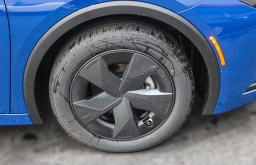 Toyota Prius LE (Natl) 2026