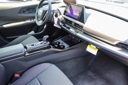 Toyota Prius LE (Natl) 2026