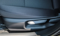 Toyota Prius LE (Natl) 2026