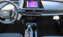 Toyota Prius XLE (Natl) 2026