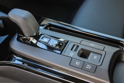 Toyota Prius XLE (Natl) 2026