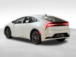 Toyota Prius XLE (Natl) 2026