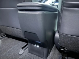 Toyota Prius XLE (Natl) 2026