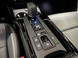 Toyota Prius XLE (Natl) 2026