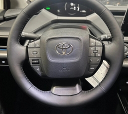 Toyota Prius XLE (Natl) 2026