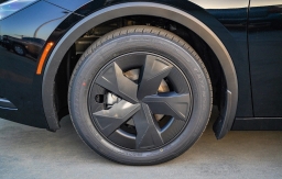 Toyota Prius LE (Natl) 2026