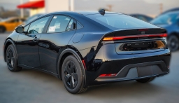 Toyota Prius LE (Natl) 2026