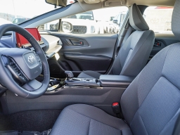 Toyota Prius LE (Natl) 2026