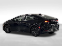 Toyota Prius LE (Natl) 2026