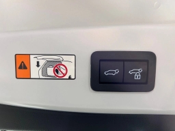 Toyota Prius Limited (Natl) 2026