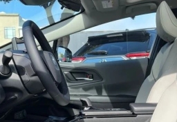 Toyota Prius Limited (Natl) 2026