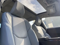 Toyota Prius Limited (Natl) 2026