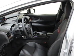 Toyota Prius Plug-In Hybrid SE (GS) 2026