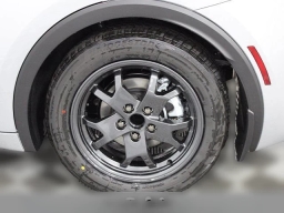 Toyota Prius Plug-In Hybrid SE (GS) 2026