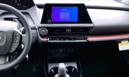 Toyota Prius Plug-In Hybrid SE (Natl) 2026