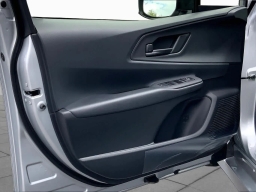 Toyota Prius Plug-In Hybrid SE (Natl) 2026