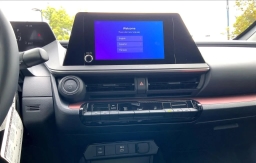 Toyota Prius Plug-In Hybrid SE (Natl) 2026