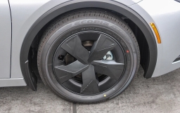 Toyota Prius Plug-In Hybrid SE (Natl) 2026